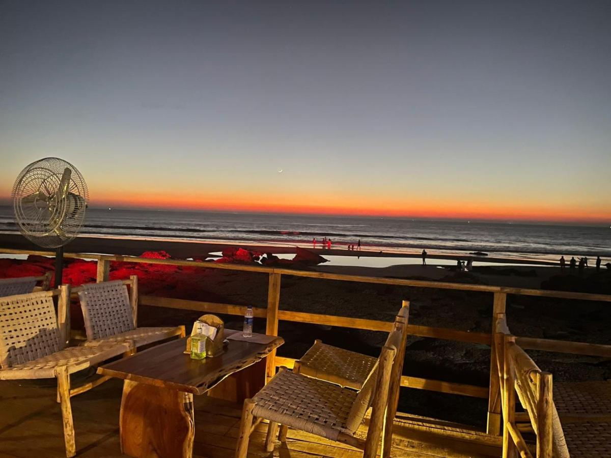 Ukiyo Beach Resort Мандрем Екстер'єр фото